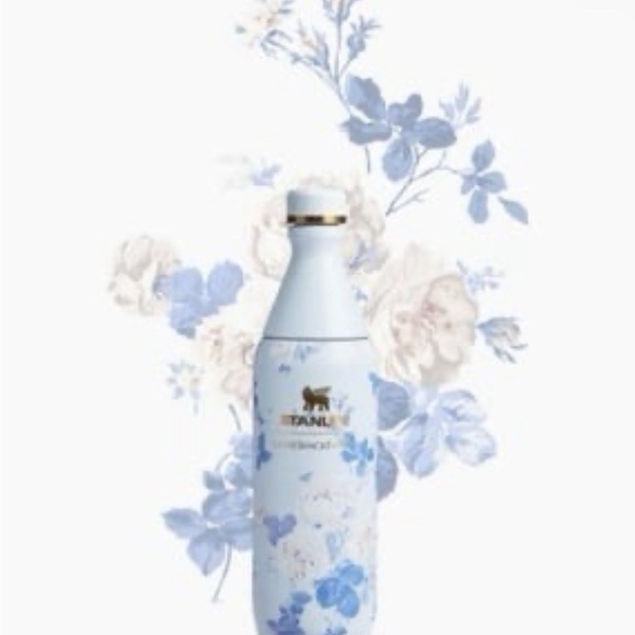 Stanley x LoveShackFancy All Day Slim Bottle 20oz  The Stanley x LoveShackFancy All Day Slim Bottle | 20 OZ
Everblooming Rosettes